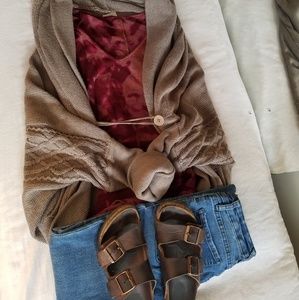 Knit Sweater with a hood & pockets!